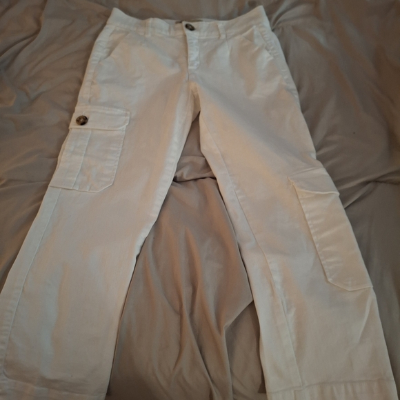 Democracy Women's White Cropped Cargo Denim Jeans - Picture 3 of 11